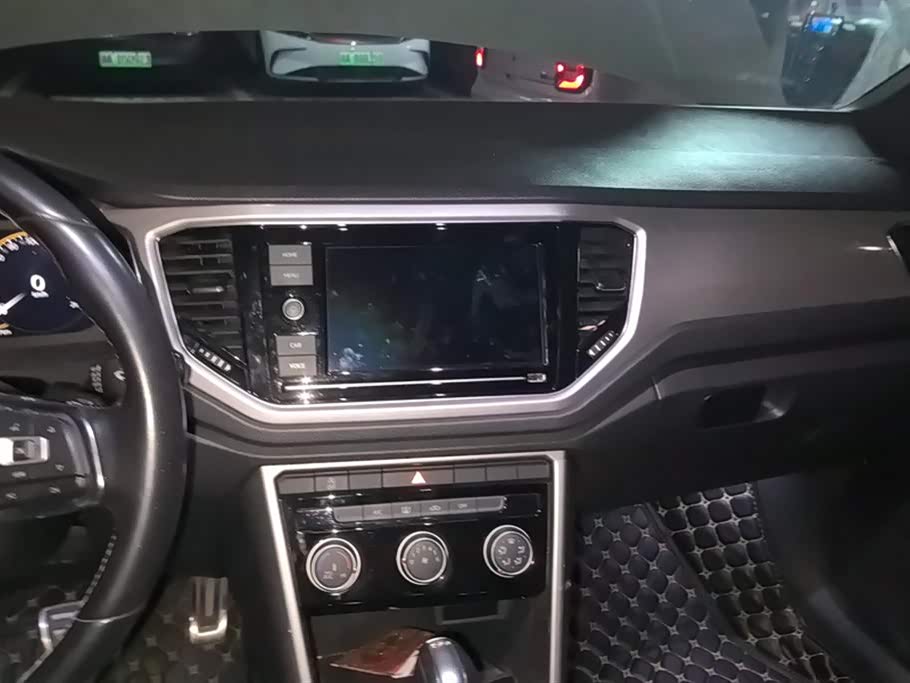 Volkswagen T-ROC exploring Songs