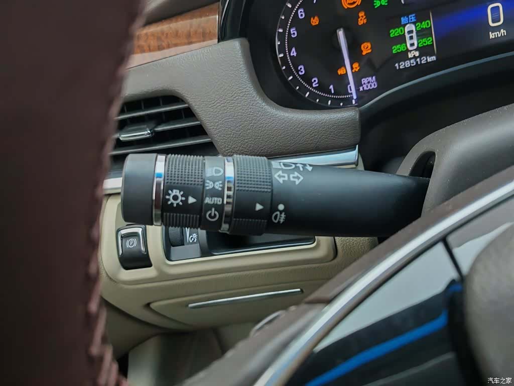 Cadillac XTS, 2017 21