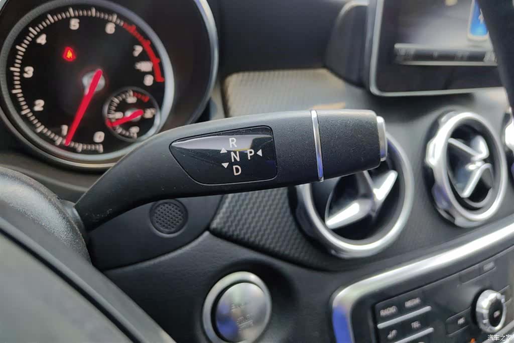 Mercedes-Benz GLA, 2019 16