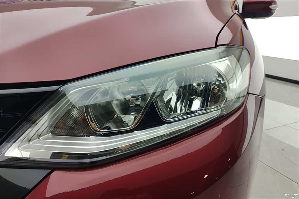 Nissan Tiida, 2020 все фото