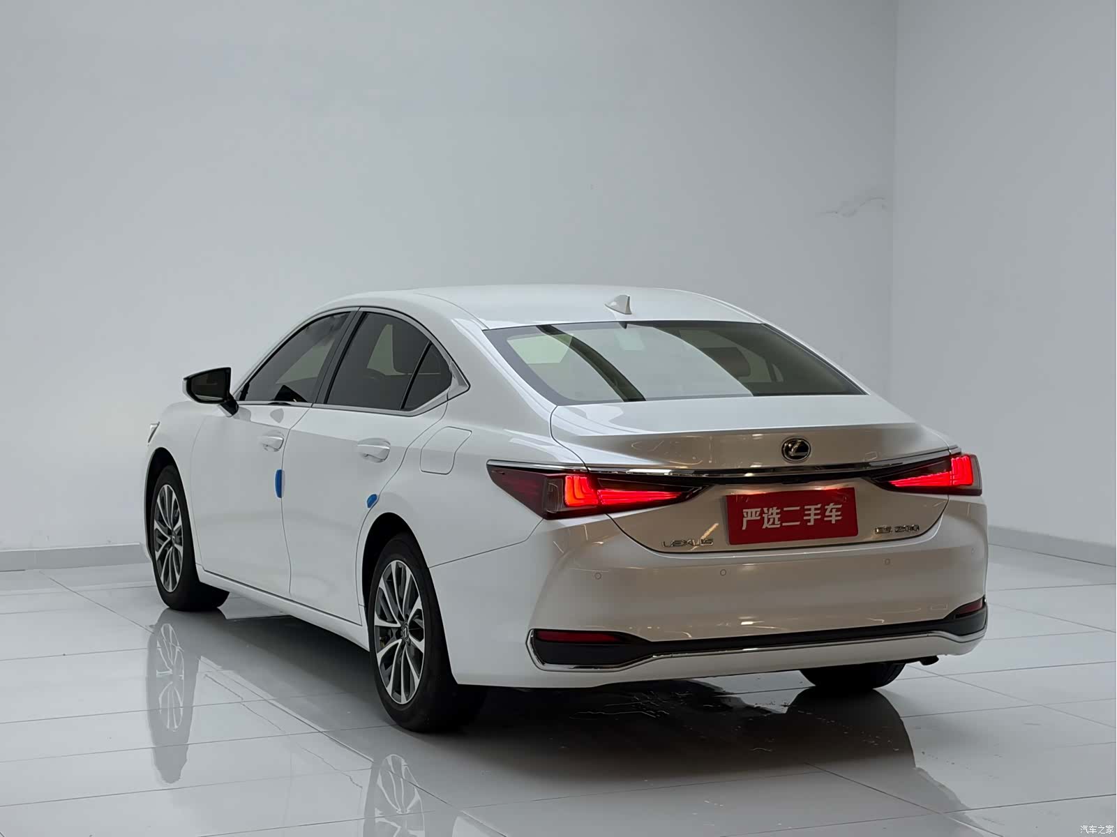 Lexus ES, 2024 9