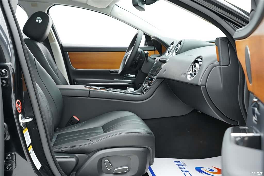 Jaguar XJ, 2013 12