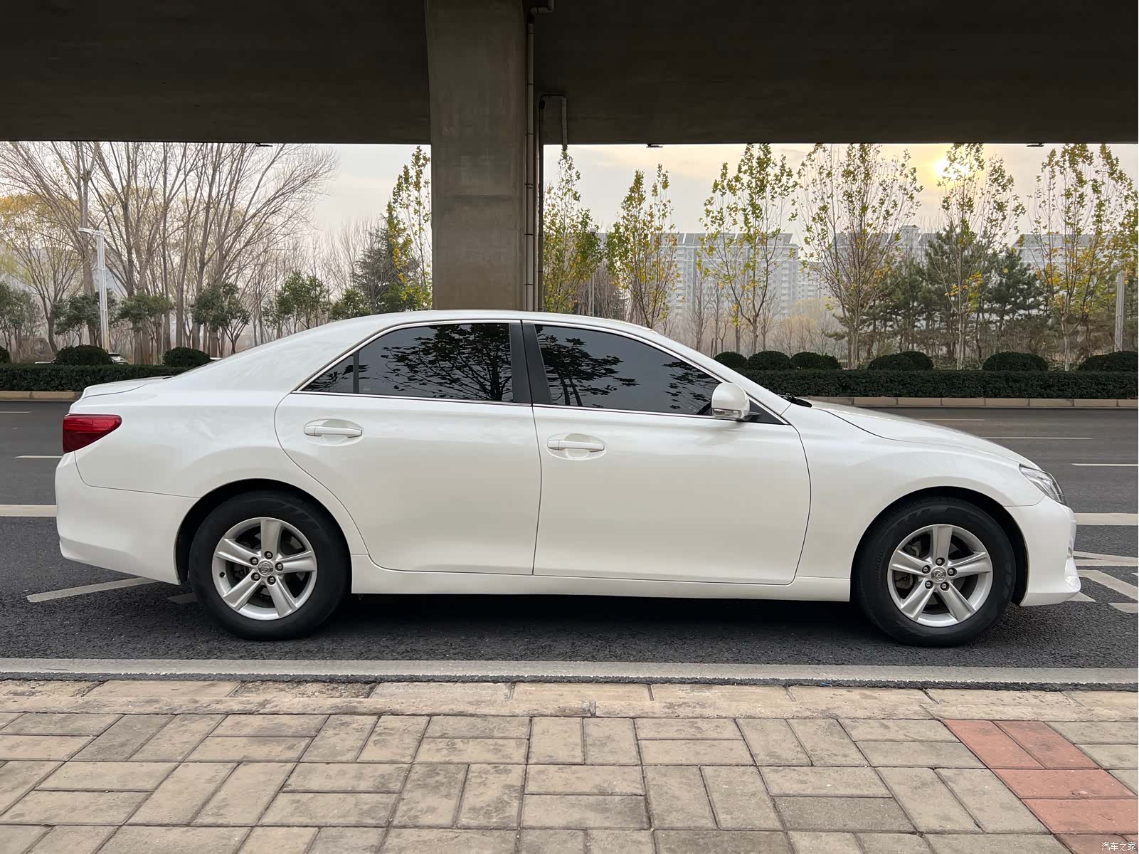 Toyota 2.5V, 2017 29