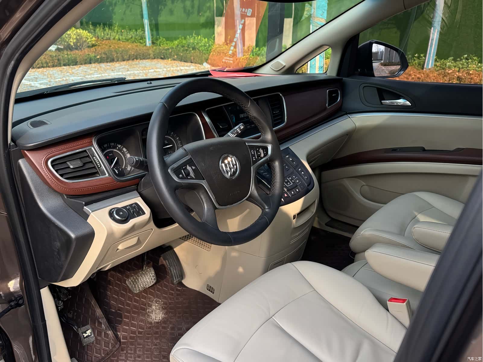 Buick GL8, 2017 8