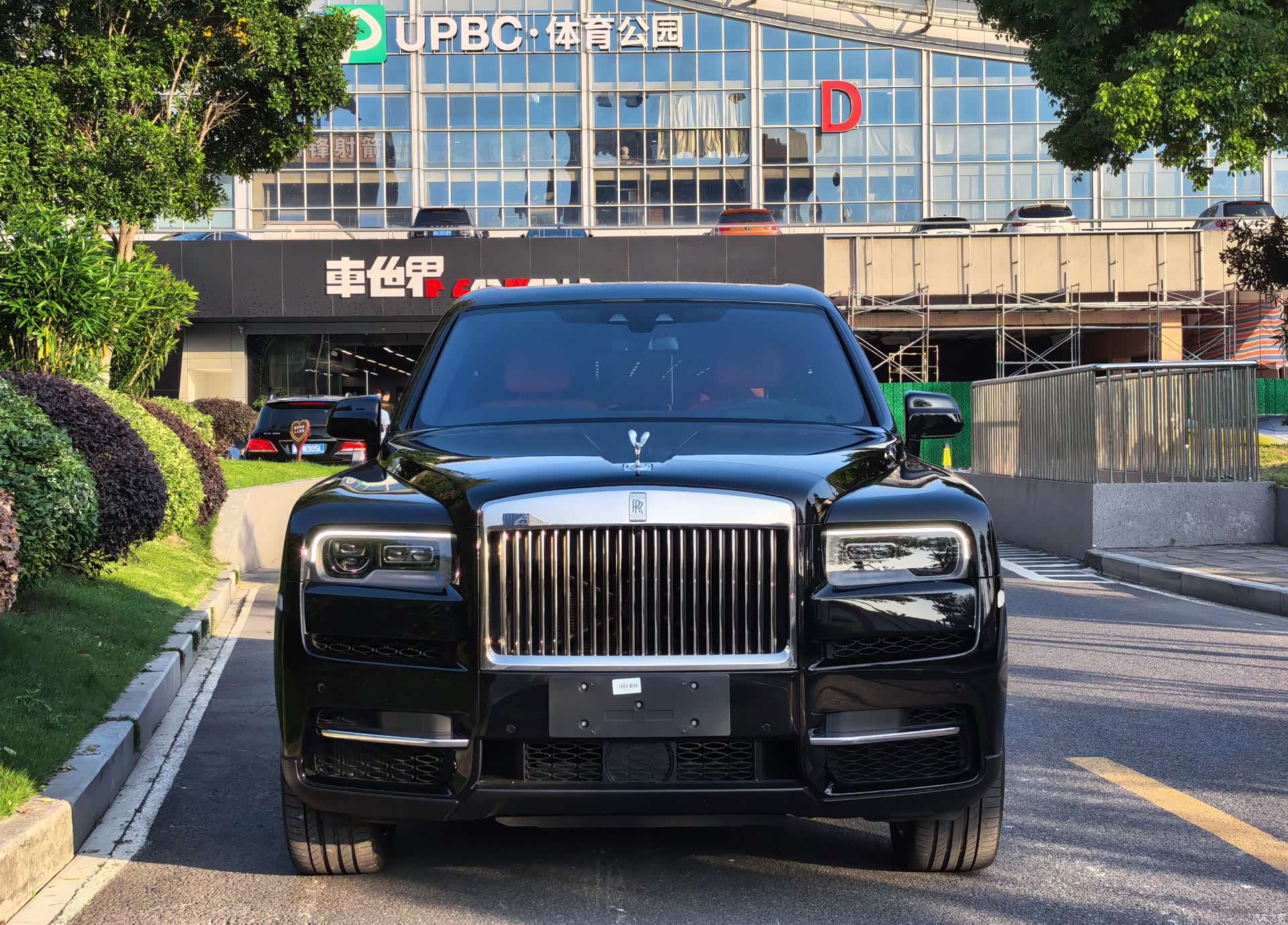 Rolls-Royce Cullinan, 2022 1