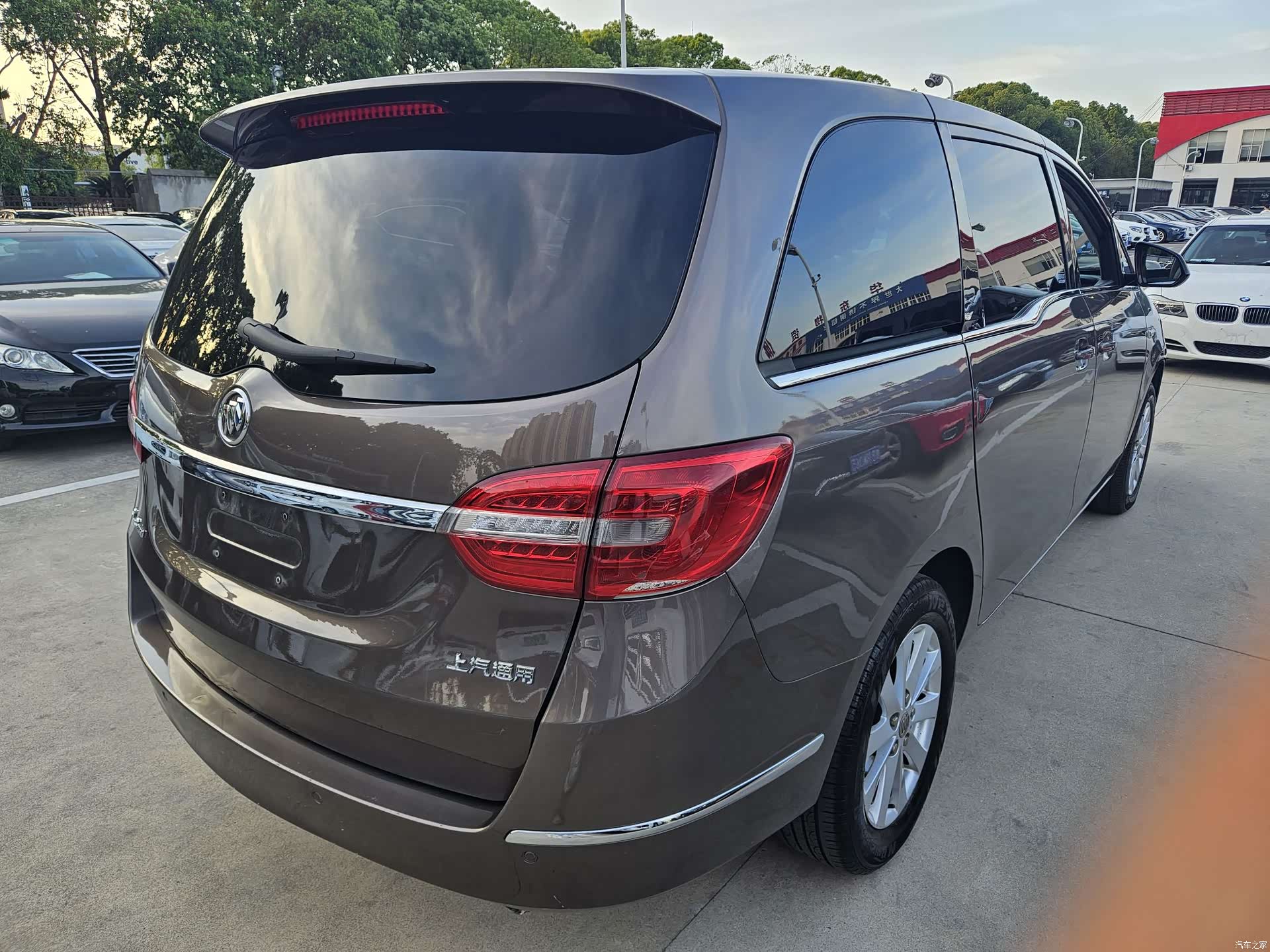 Buick GL8, 2017 19