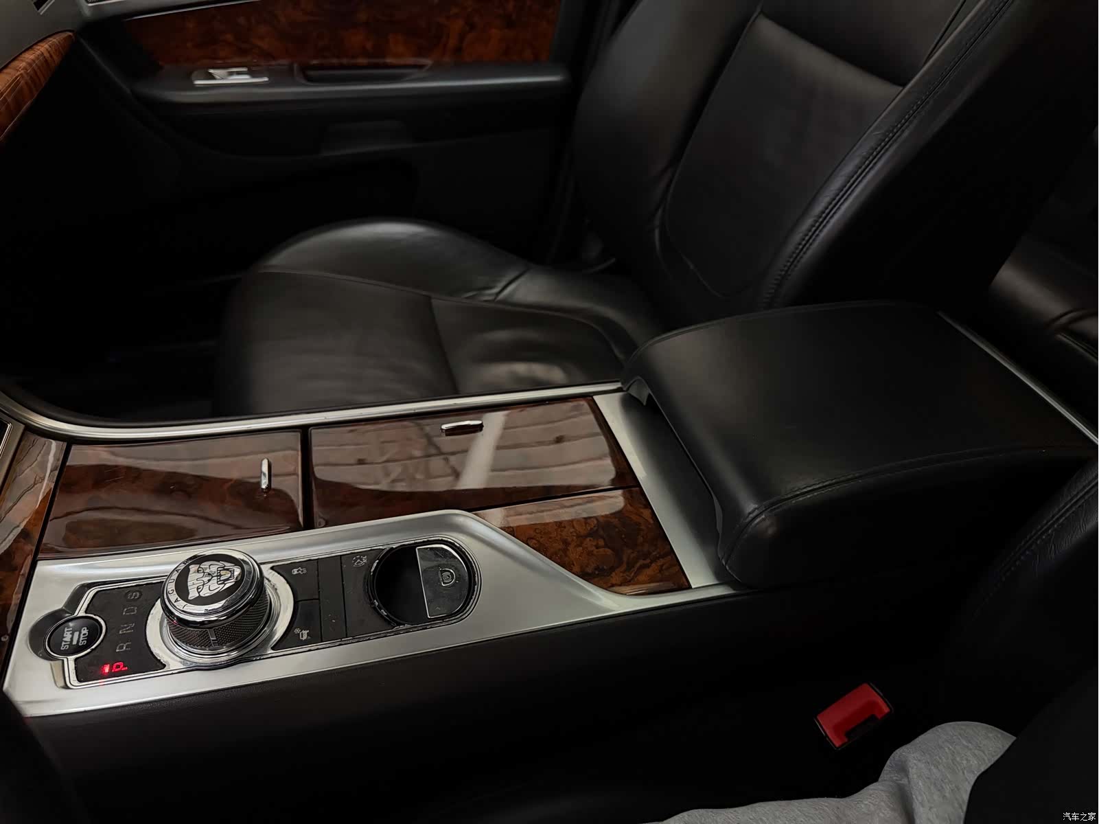 Jaguar XF, 2015 12