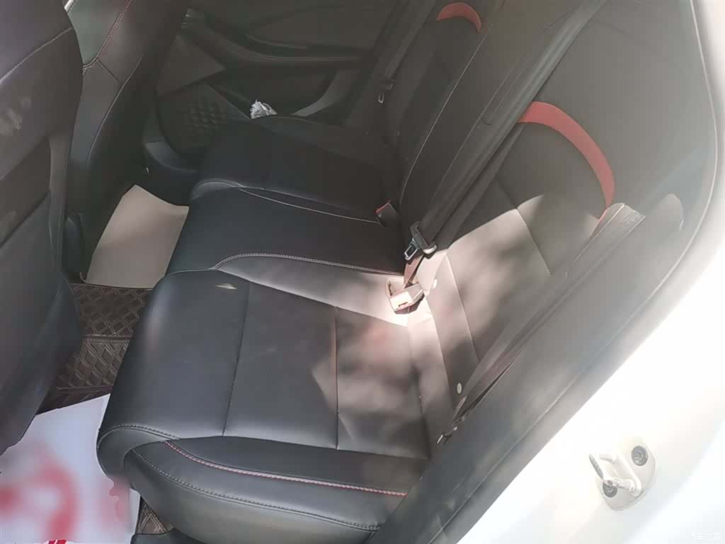 MG MG5, 2023 17