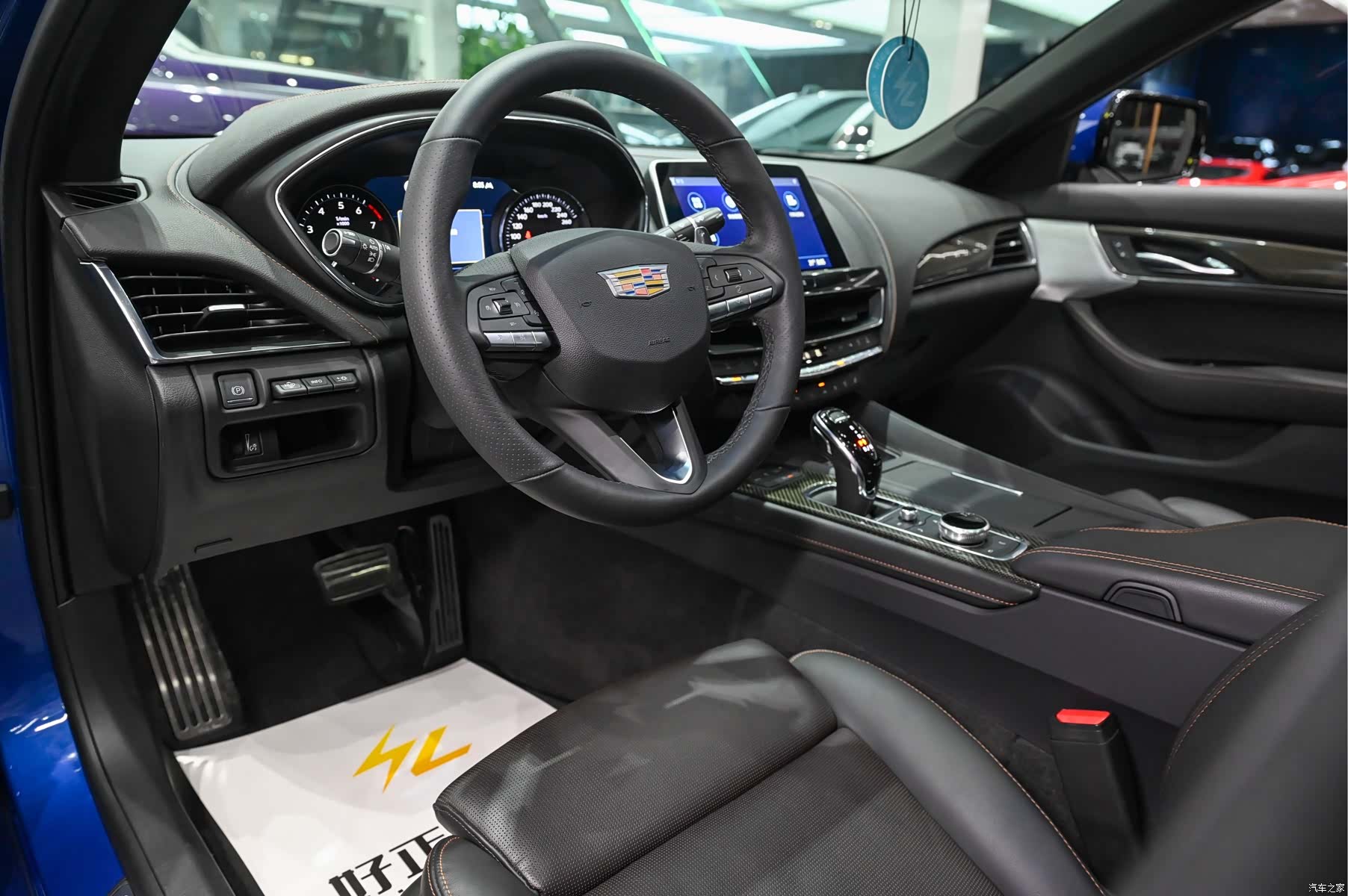 Cadillac CT5, 2021 все фото
