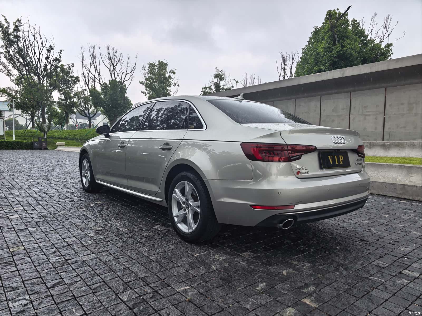Audi A4L, 2018 14