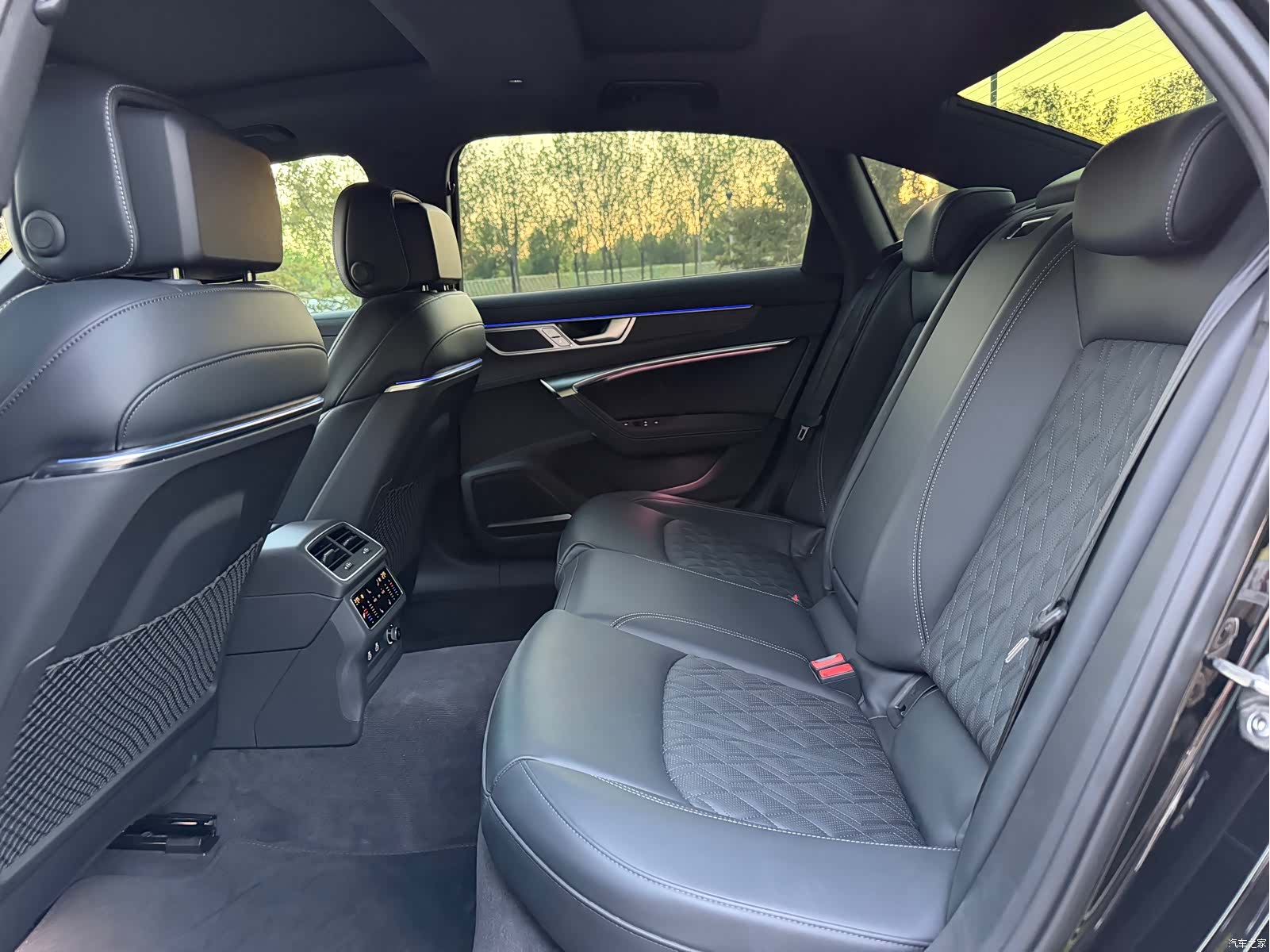 Audi A6L, 2025 все фото