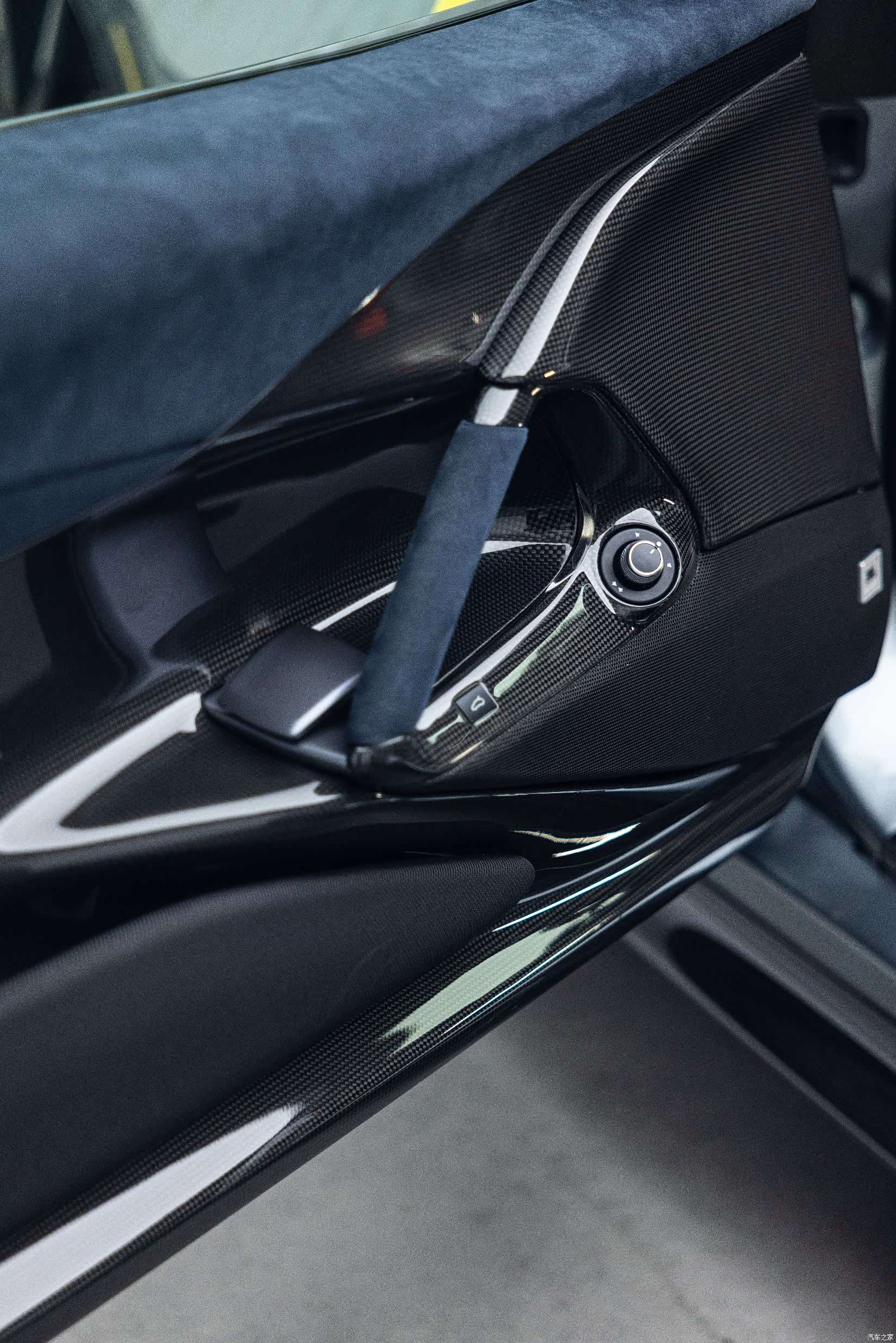 Ferrari 812, 2023 16