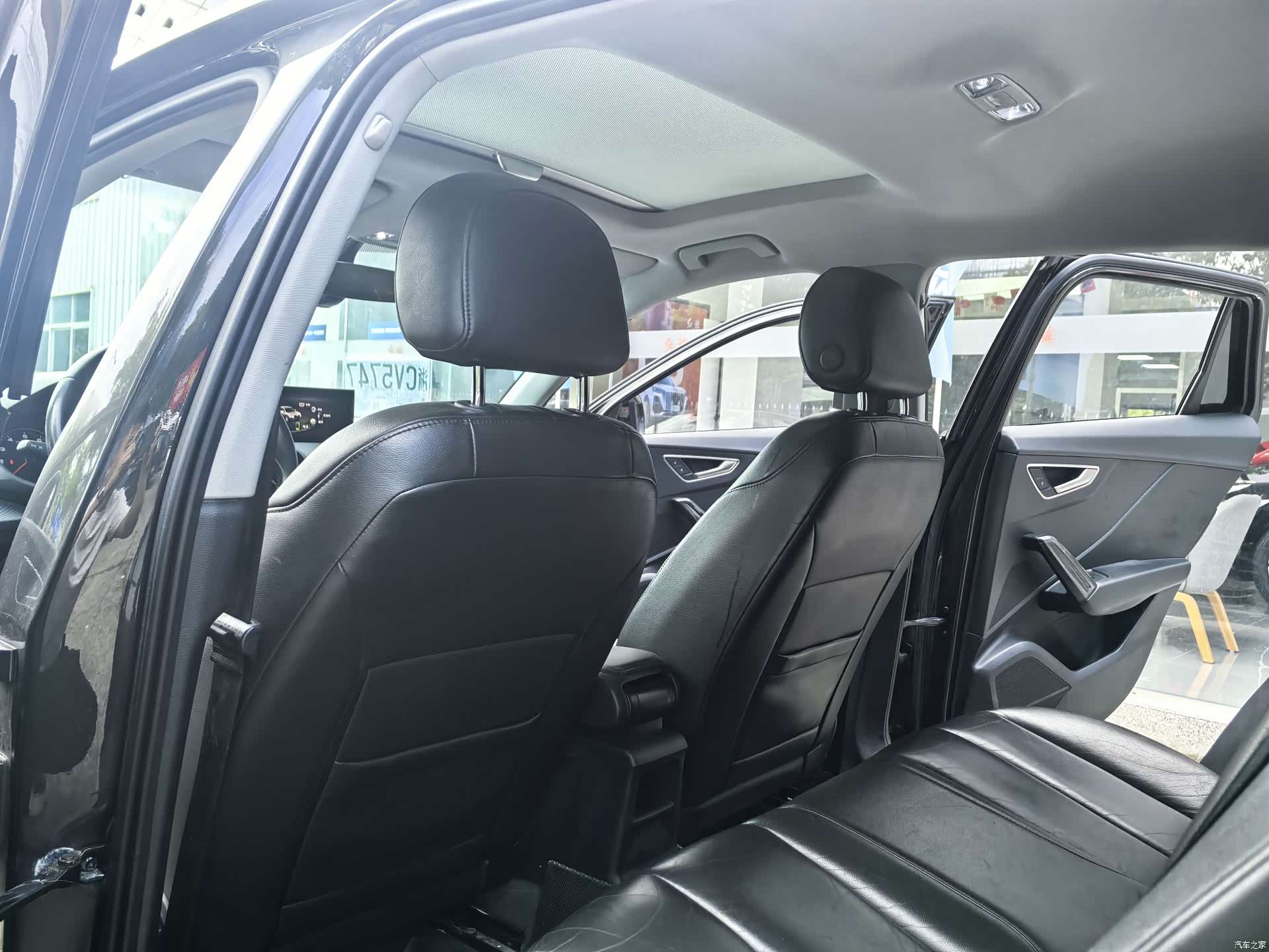 Audi Q2L, 2019 9