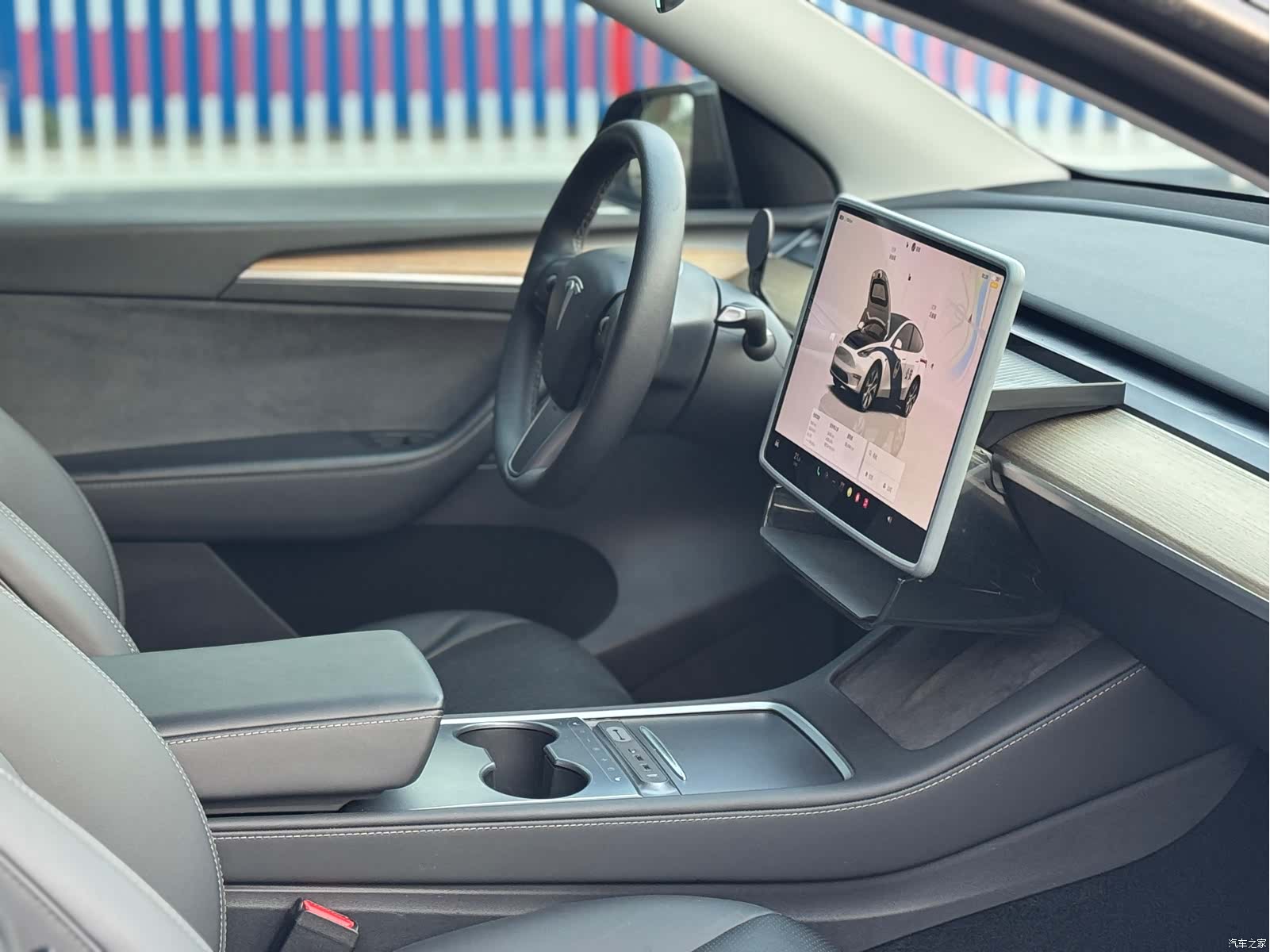 Tesla Model Y, 2023 12