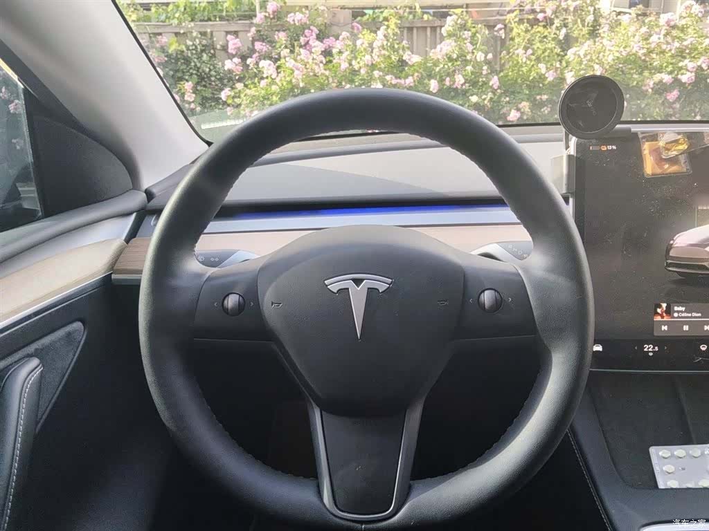 Tesla Model Y, 2022 3
