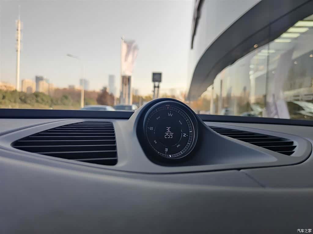 Porsche Macan, 2024 14