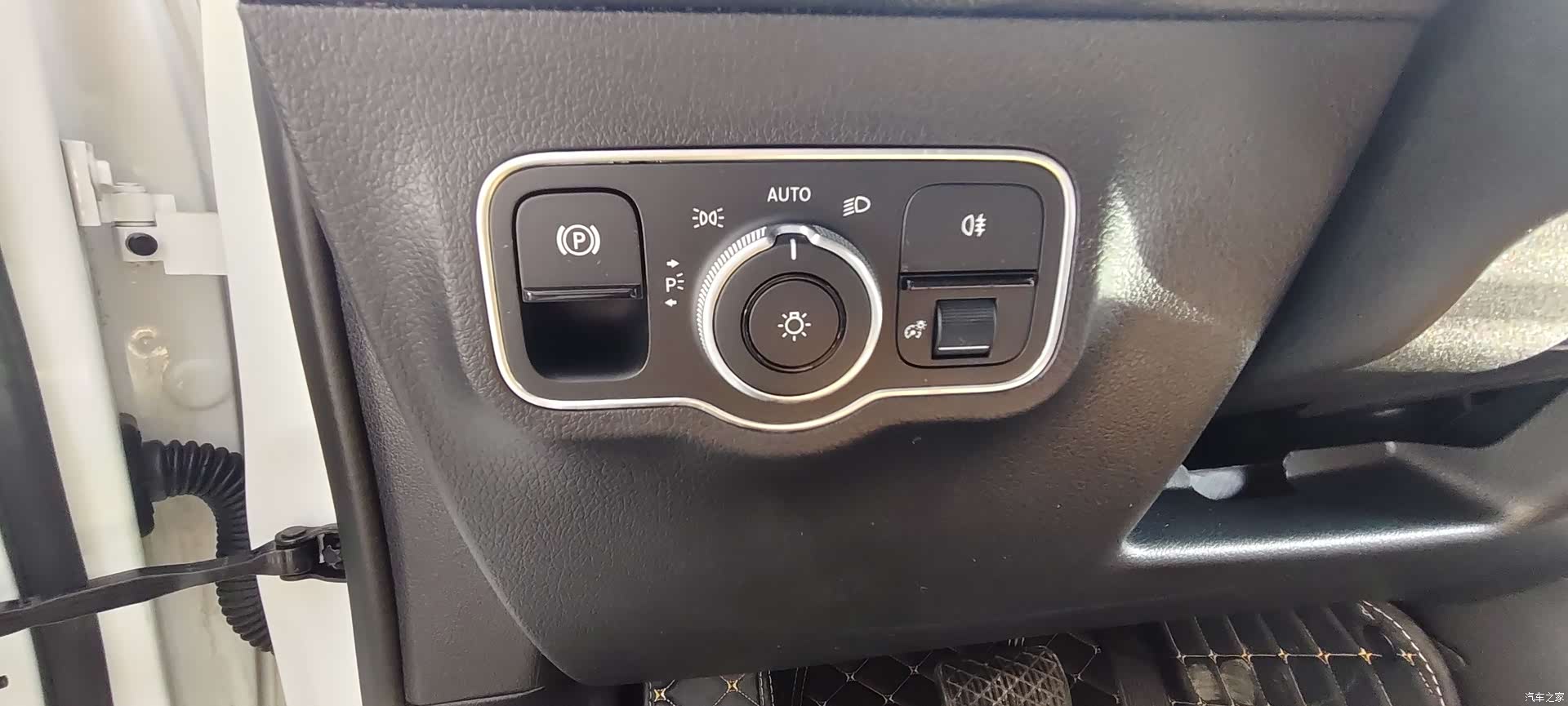 Mercedes-Benz GLB, 2024 24