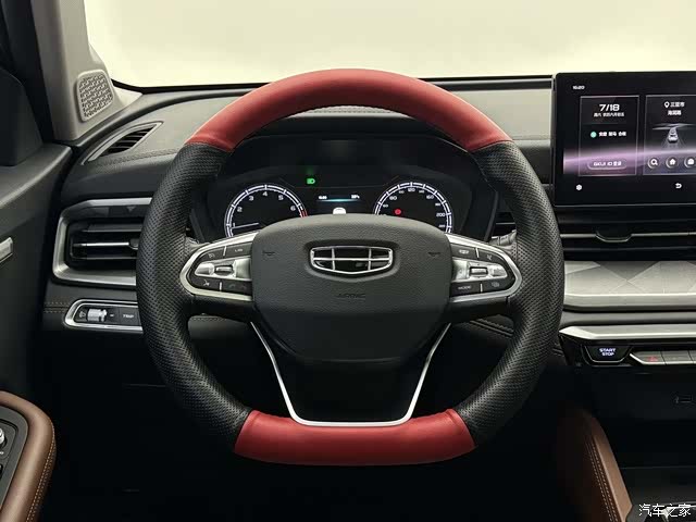 Geely X6, 2022 11