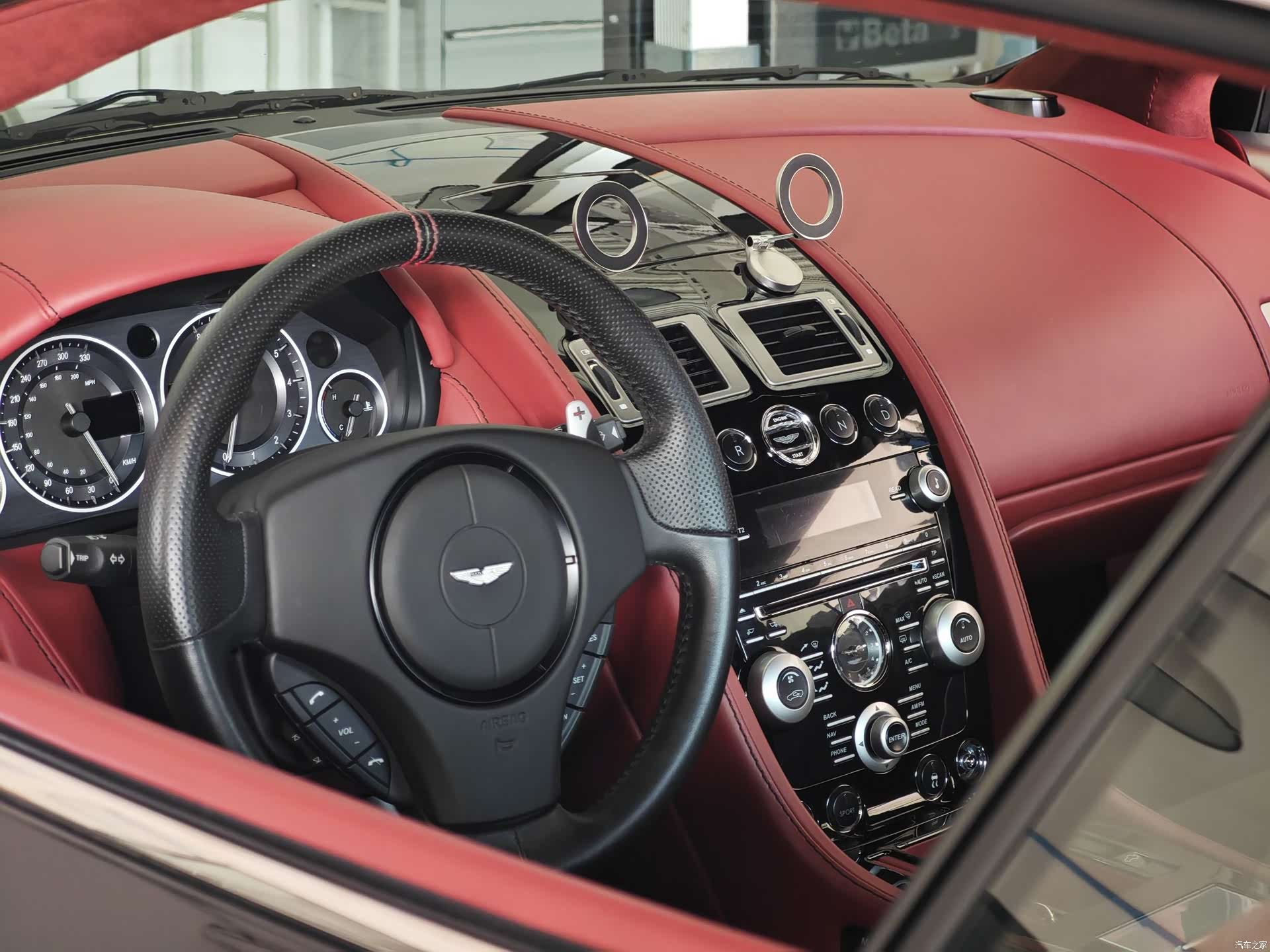 Aston Martin DBS, 2010 14