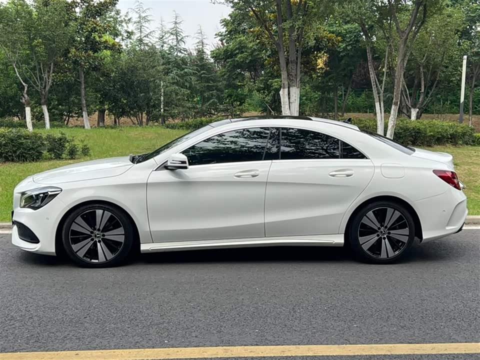 Mercedes-Benz CLA