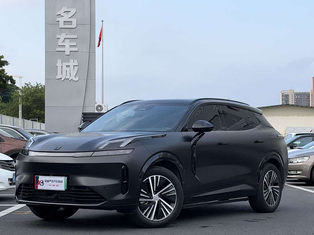 Lynk & Co 08 EM-P
