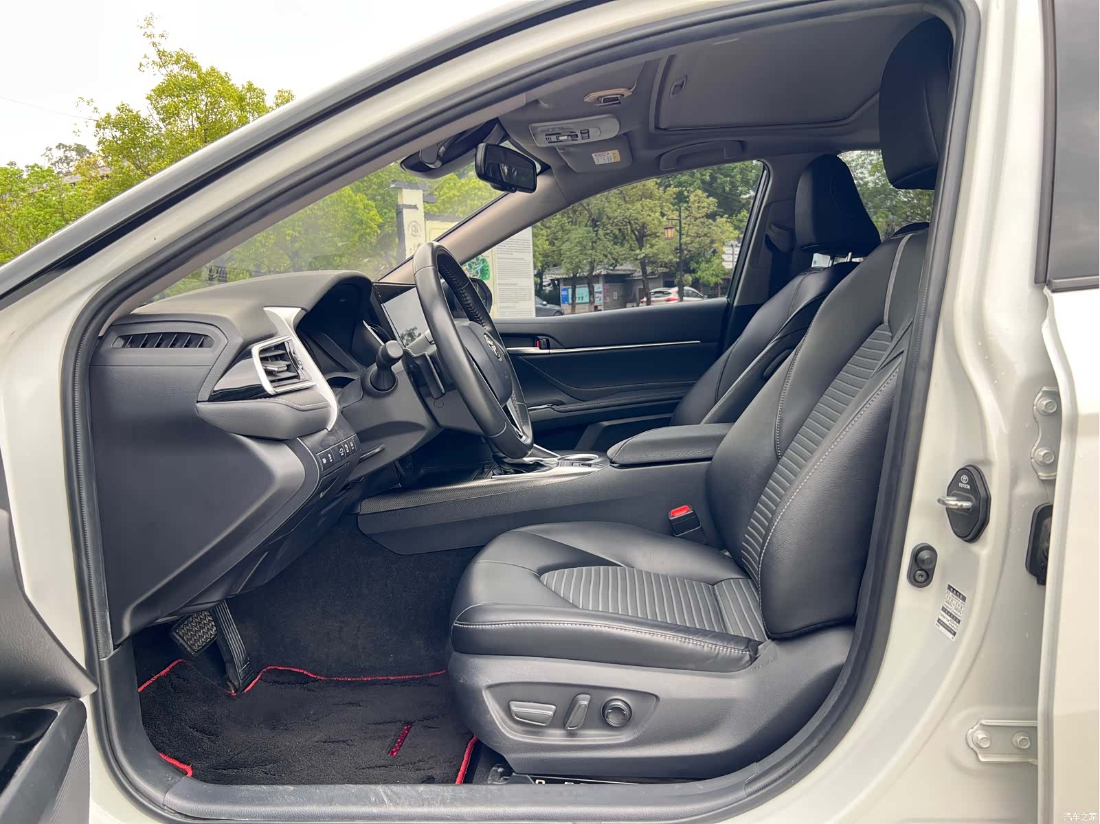 Toyota Camry, 2023 4