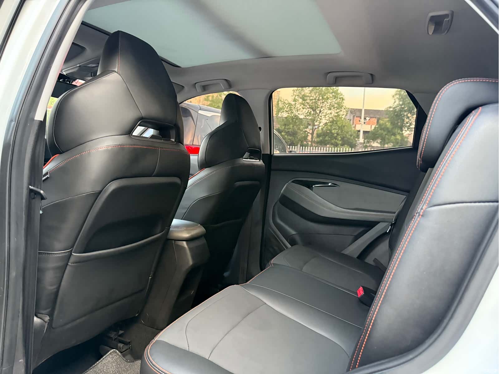 Wuling RS-3, 2021 все фото