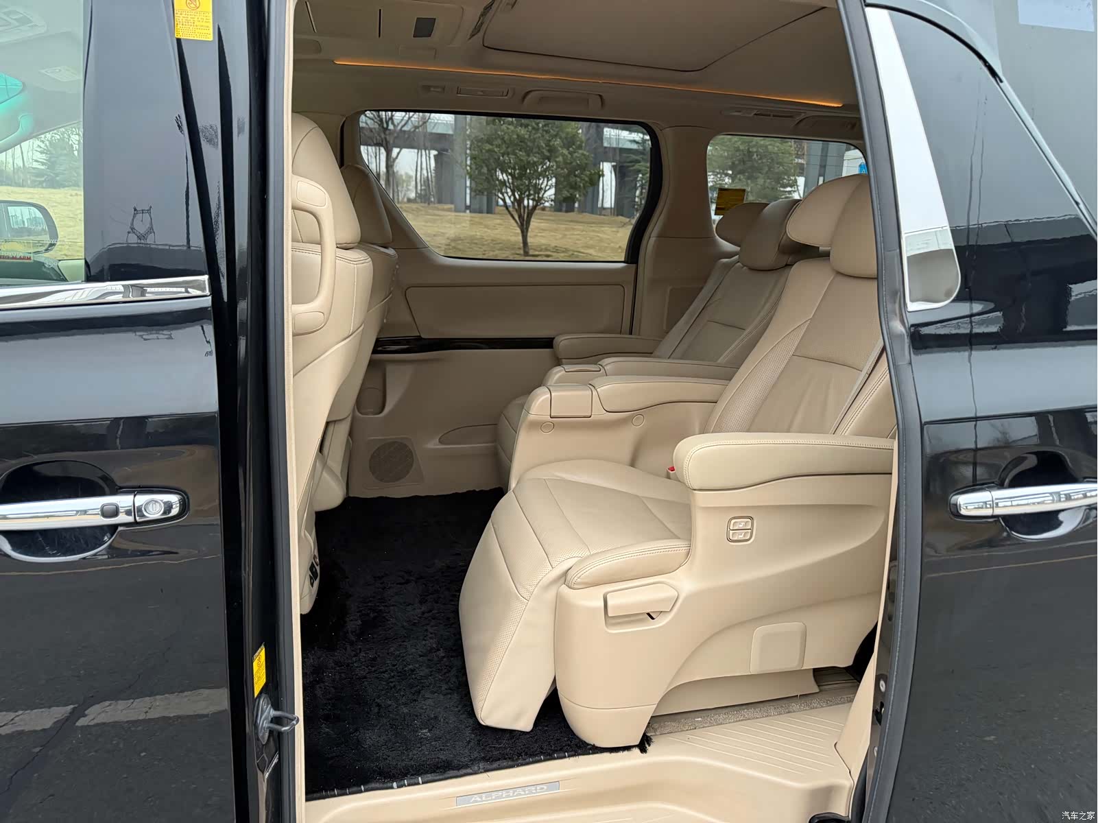 Toyota Alphard, 2014 все фото
