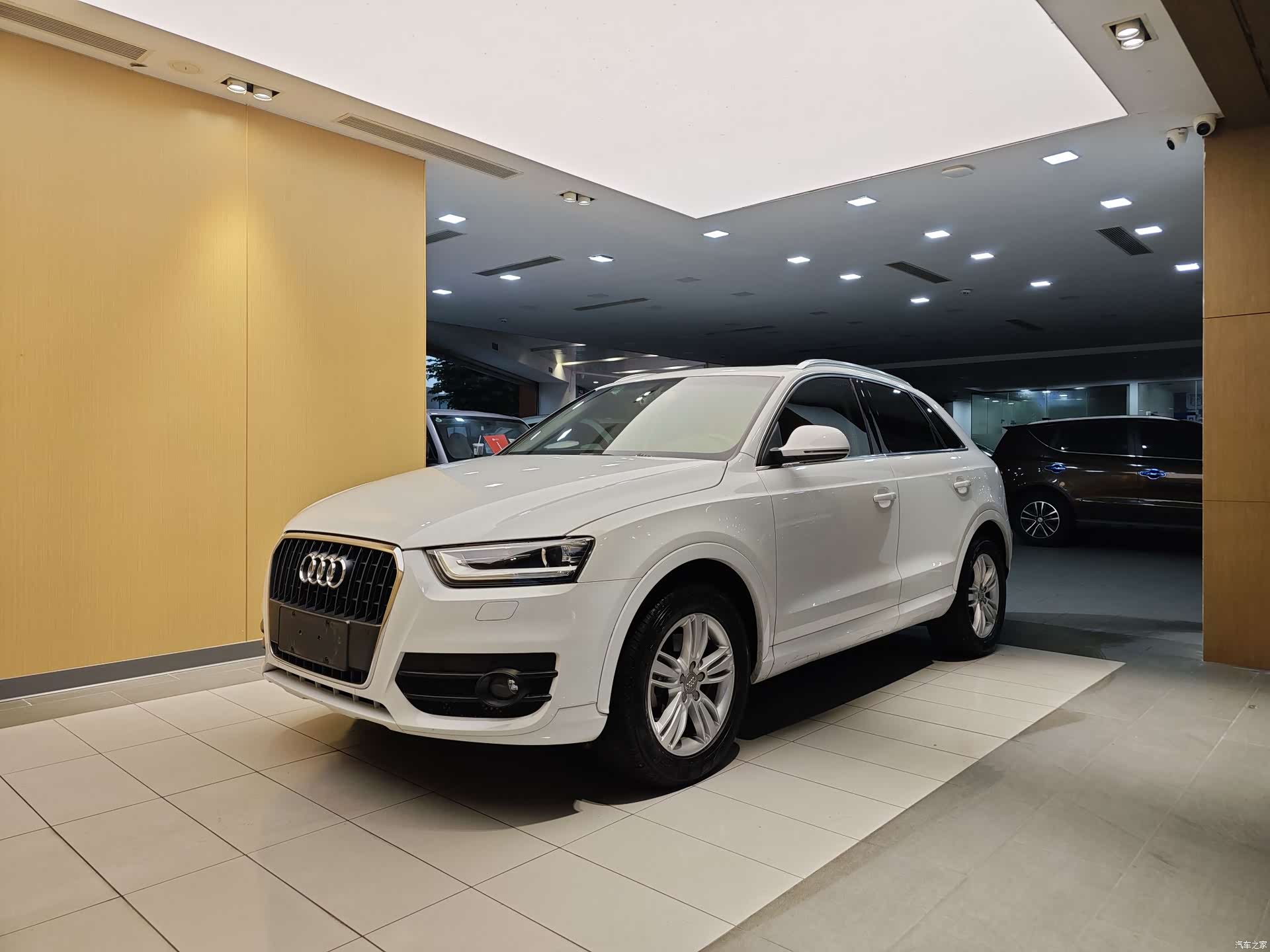 Audi Q3, 2016 1