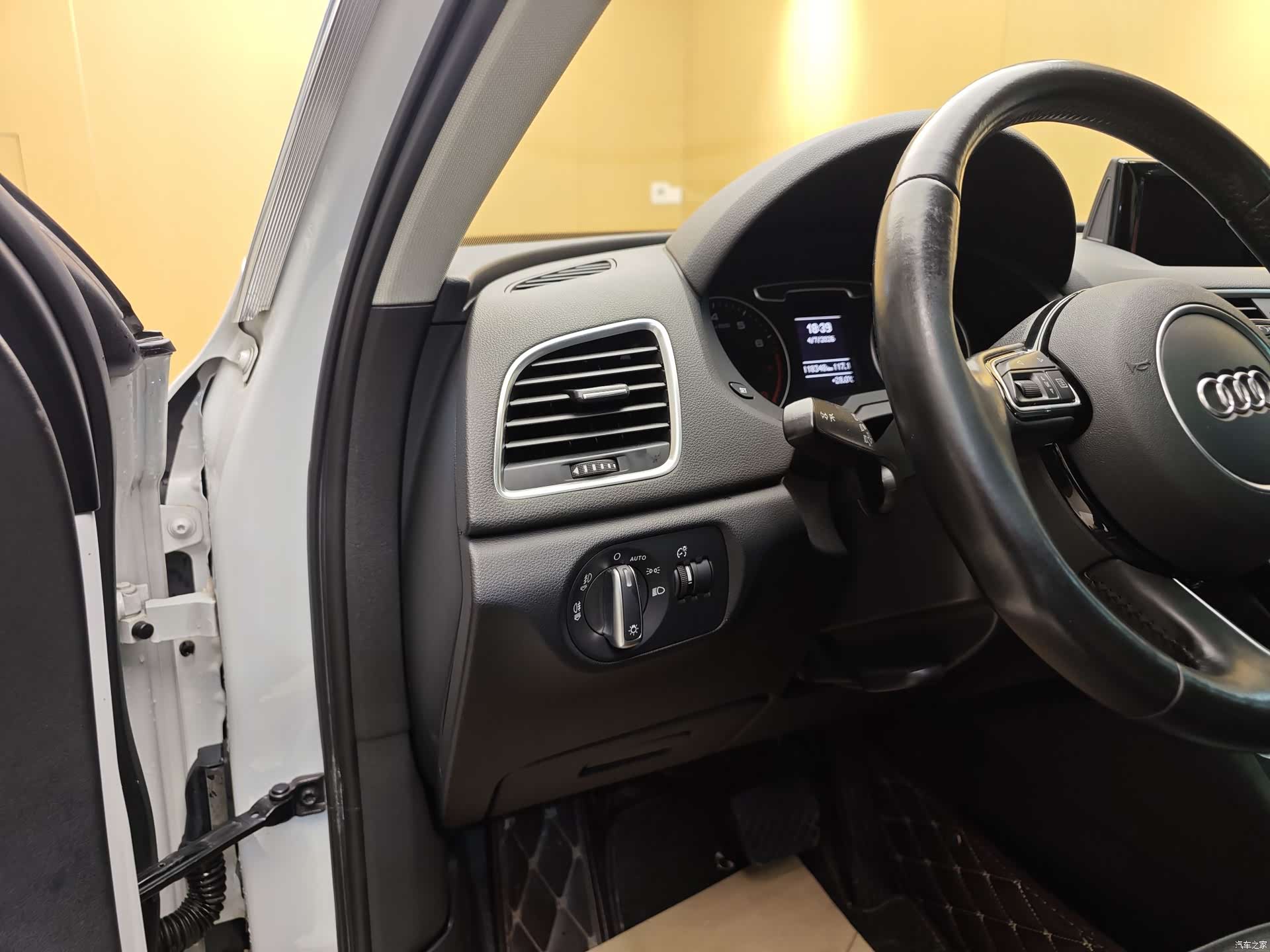 Audi Q3, 2016 11