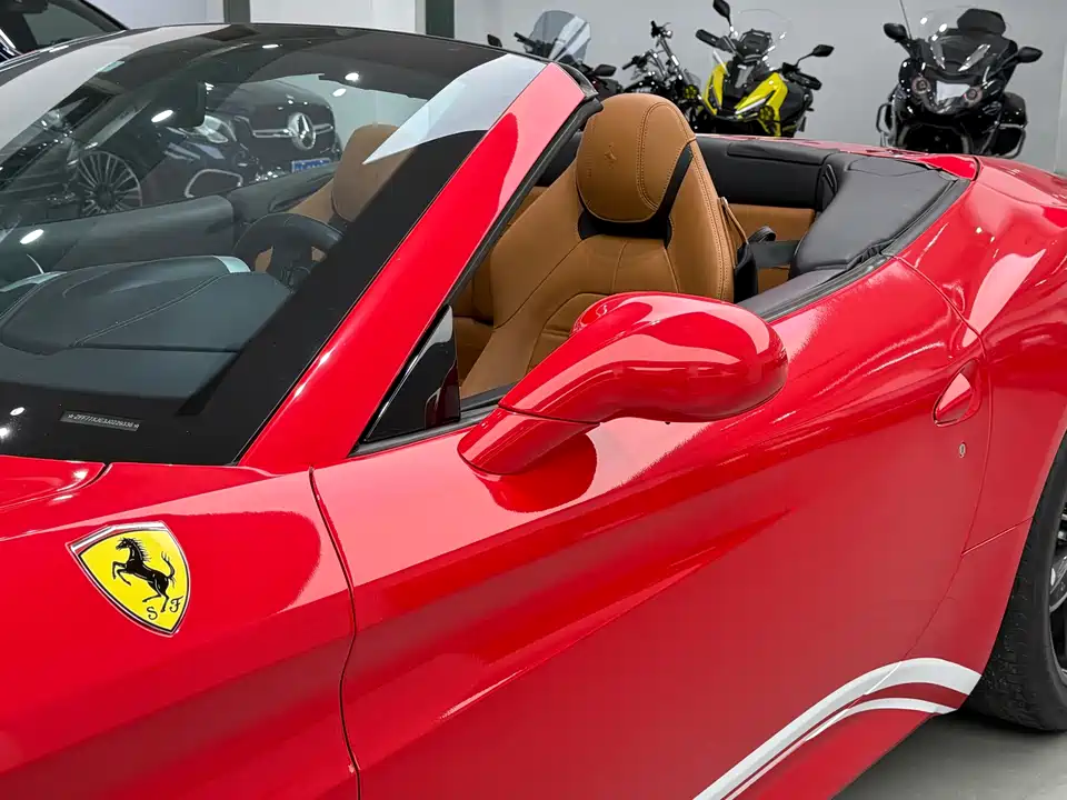 Ferrari California T