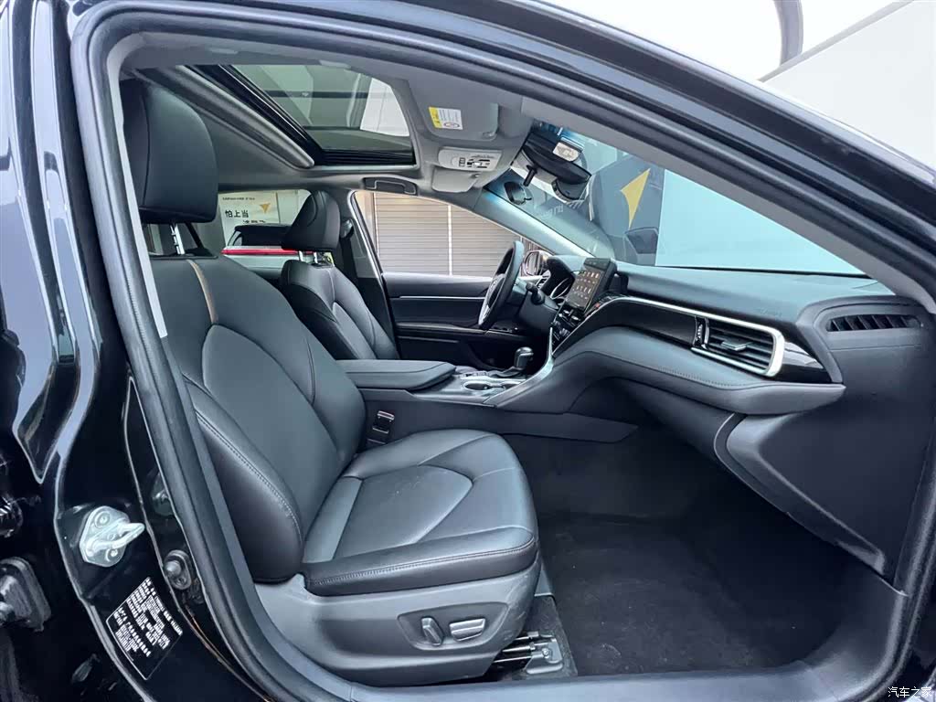 Toyota Camry, 2023 16