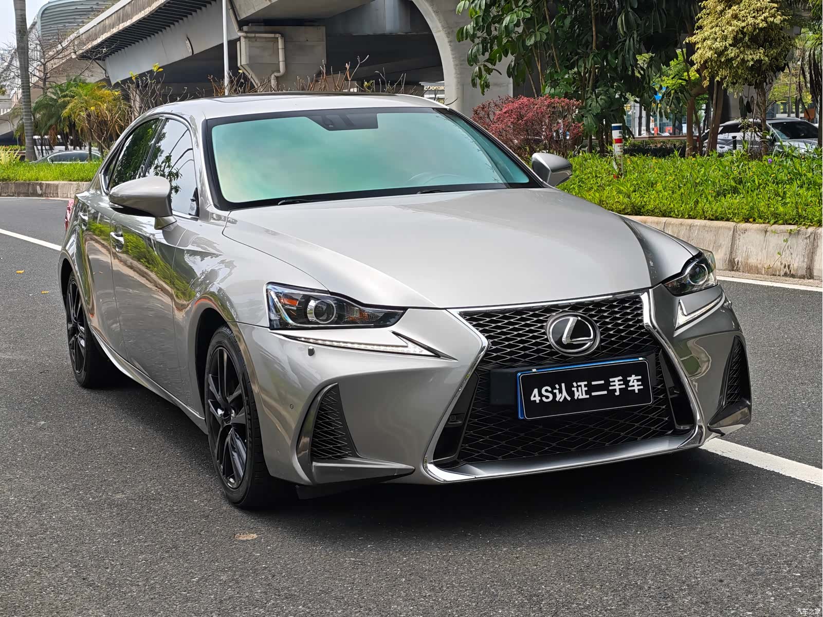 Lexus IS, 2018 3