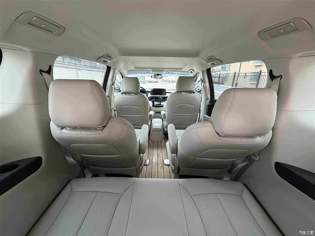 Buick GL8, 2023 9