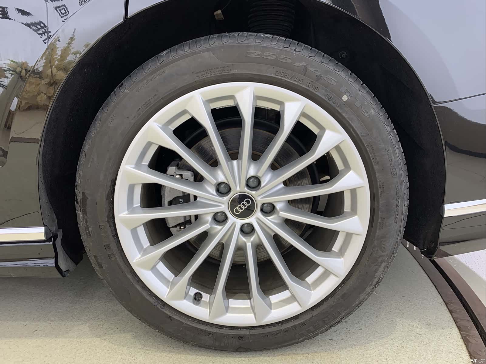 Audi A8L, 2023 17
