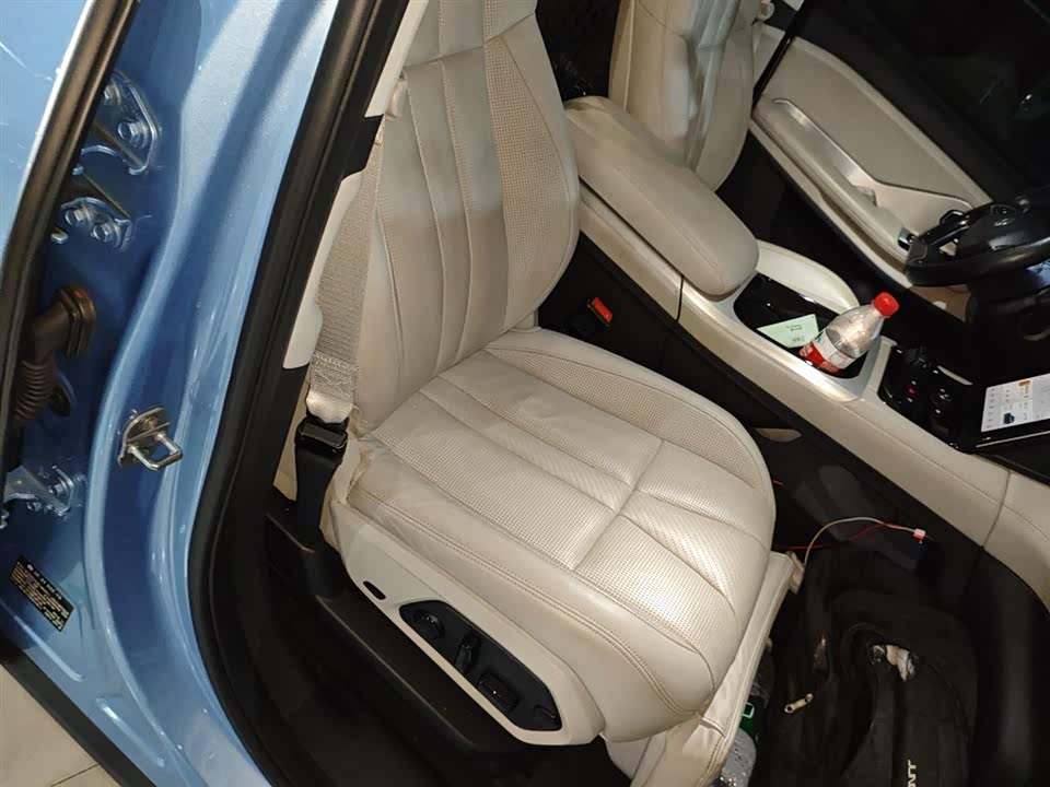 NIO ES8