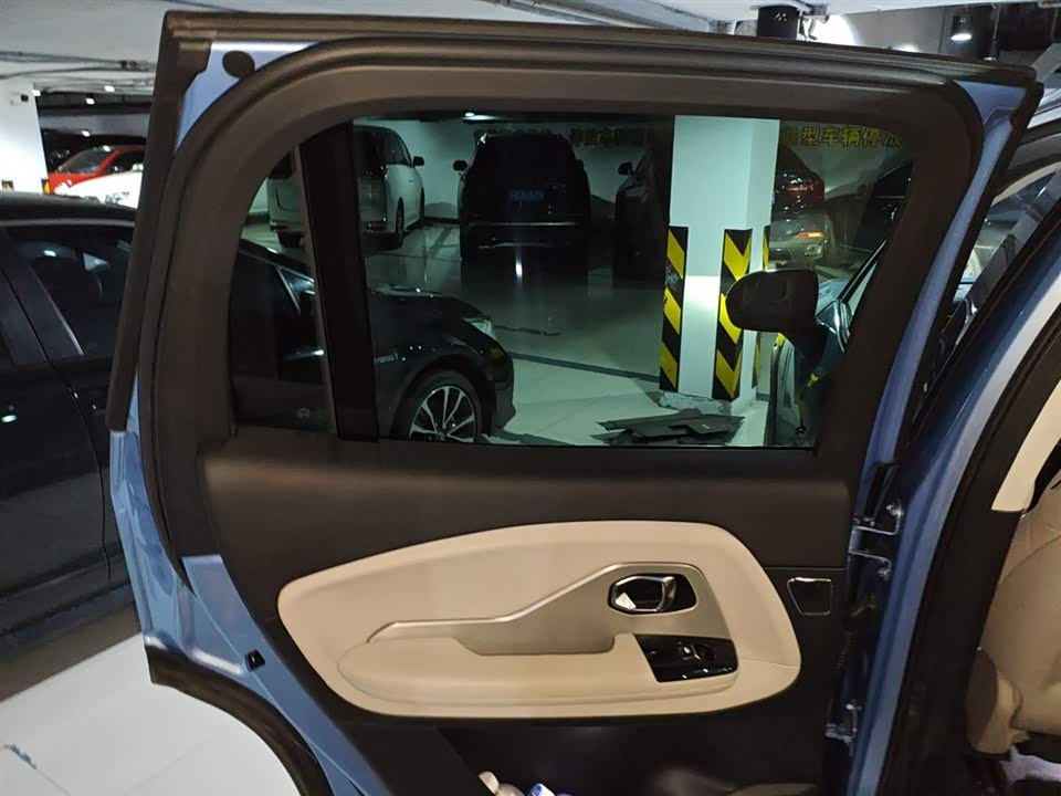 NIO ES8