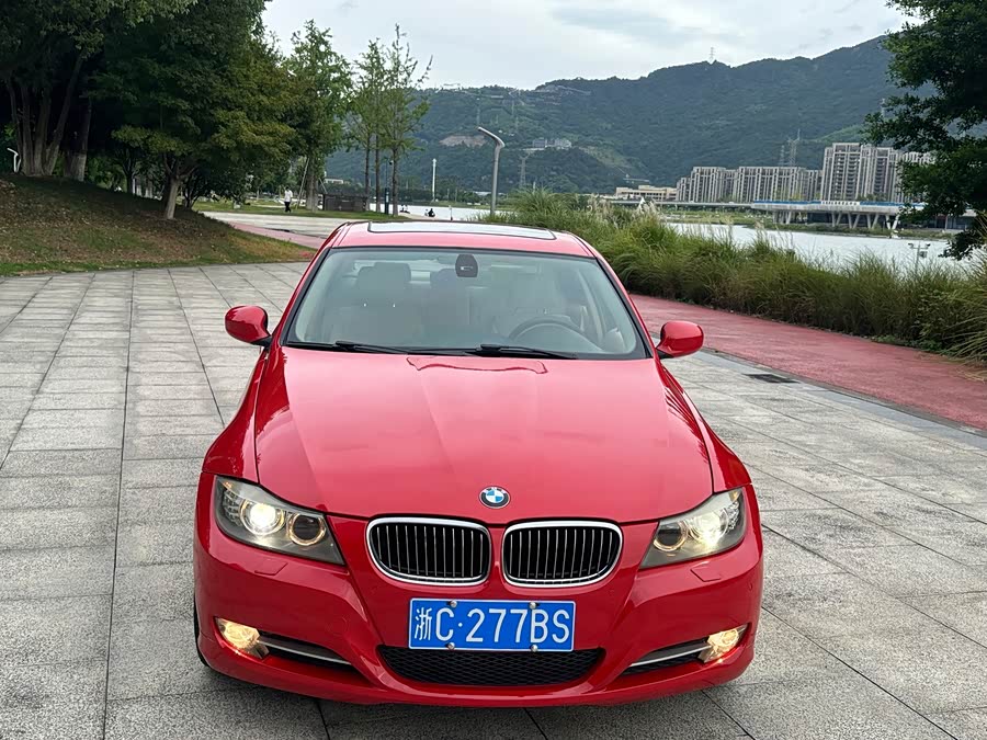 BMW 3 Series 2011, фото 2