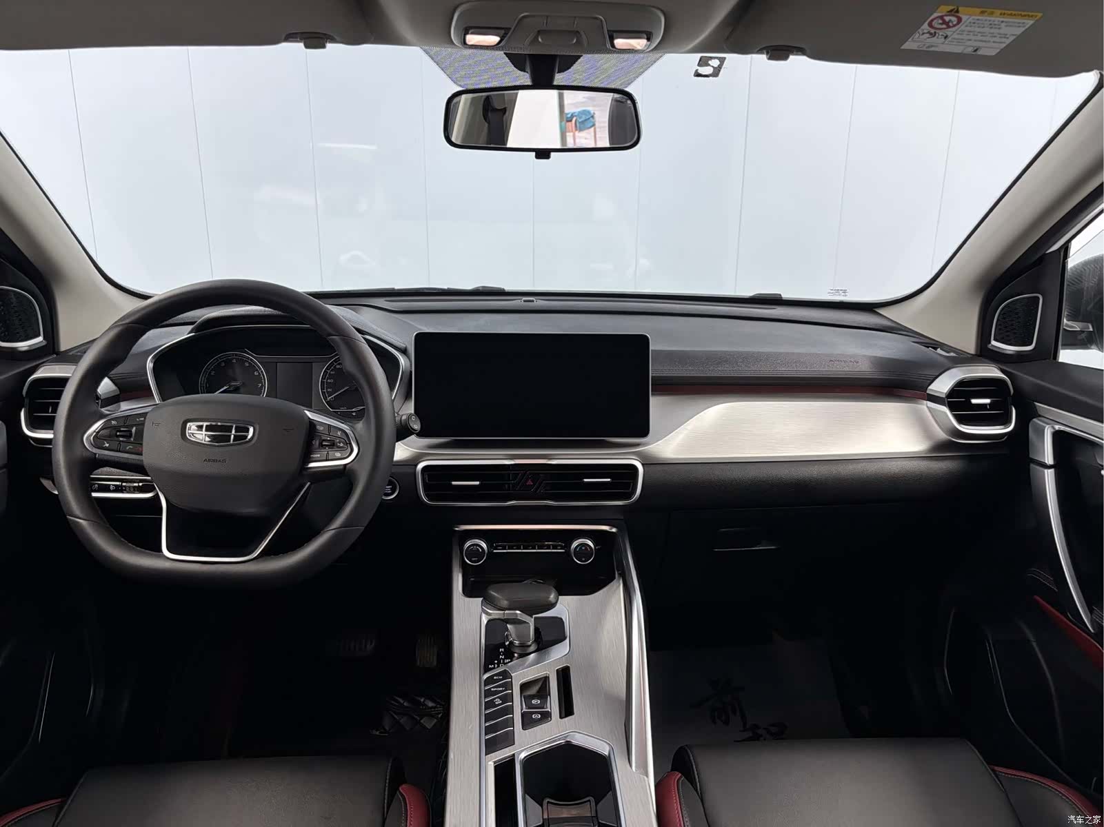 Geely Coolray, 2022 7