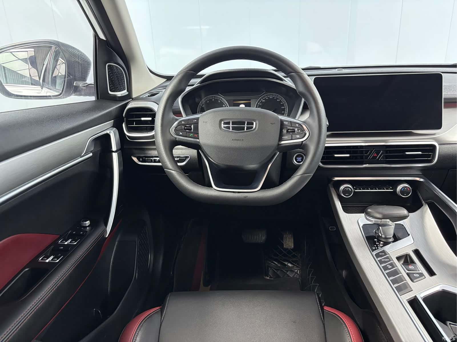 Geely Coolray, 2022 6