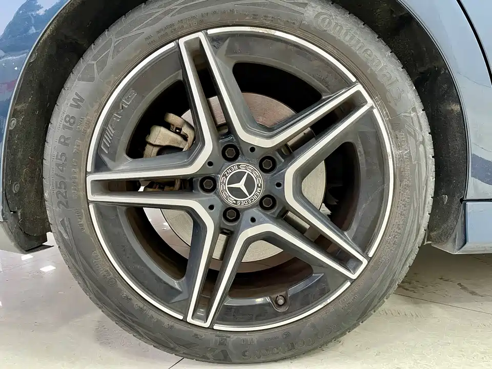 Mercedes-Benz CLA Mercedes-Benz CLA