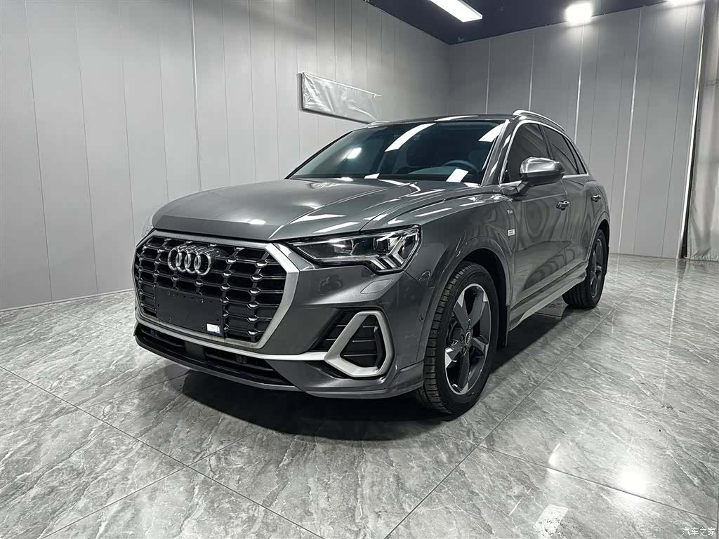 Audi Q3, 2023 1