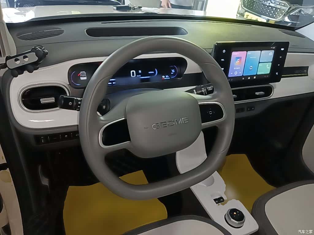 Geely Panda, 2025 11