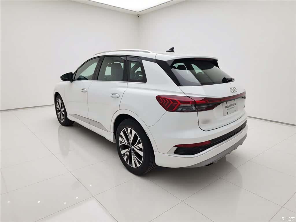 Audi Q4 e-tron, 2024 все фото