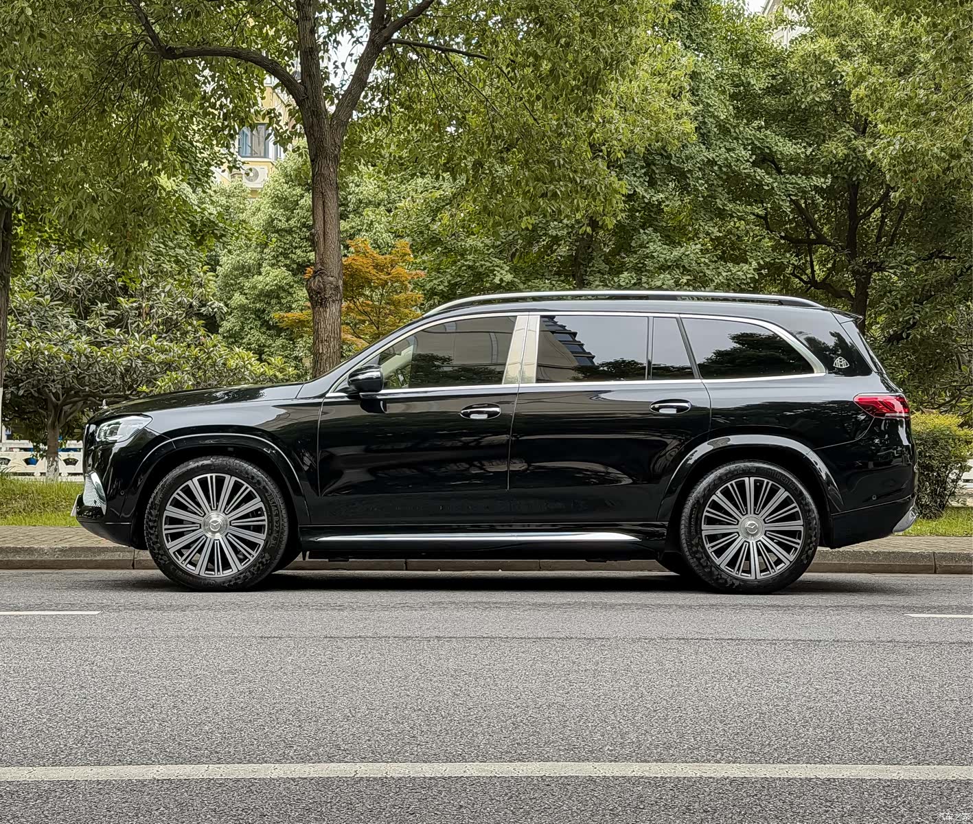 Maybach GLS, 2021 6