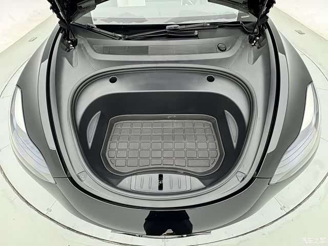 Tesla Model 3, 2023 10