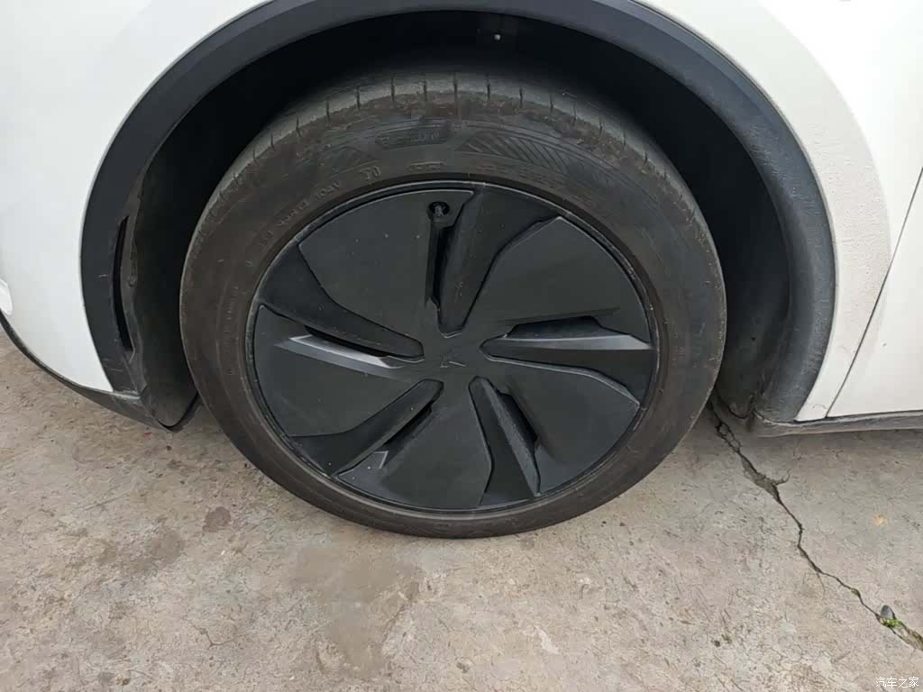 Tesla Model Y, 2025 25