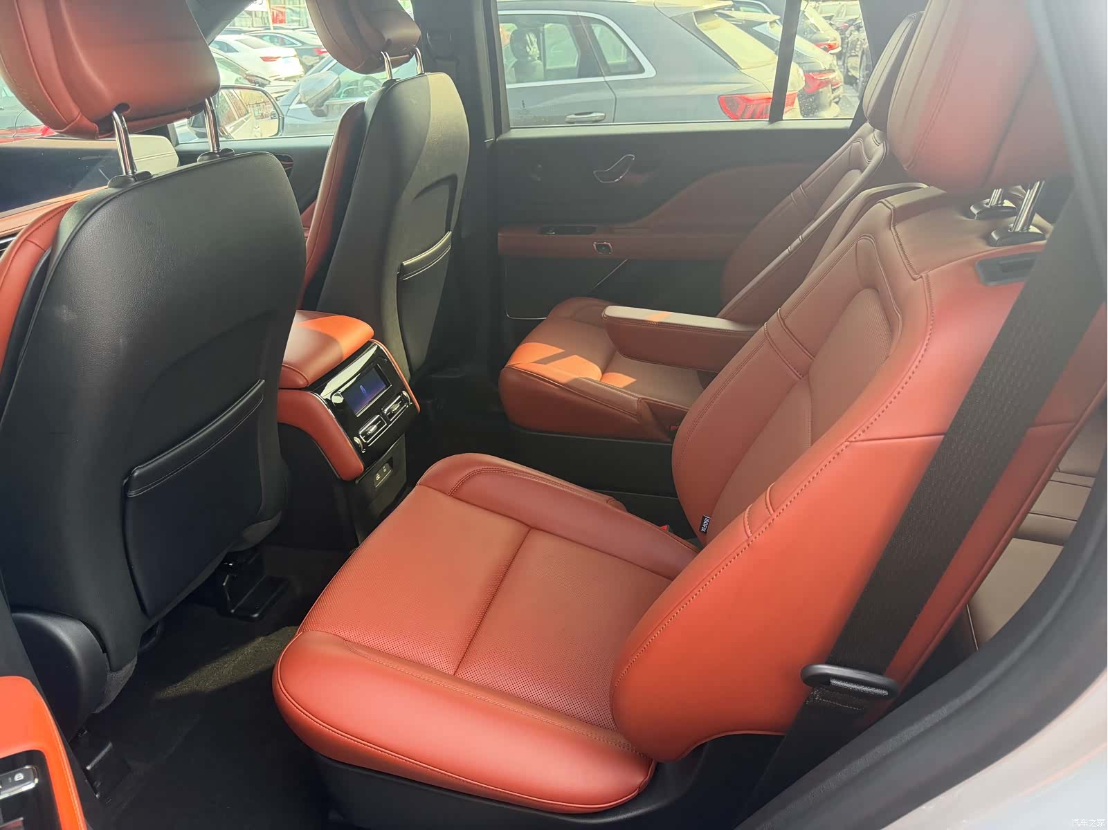 Lincoln Aviator, 2025 8