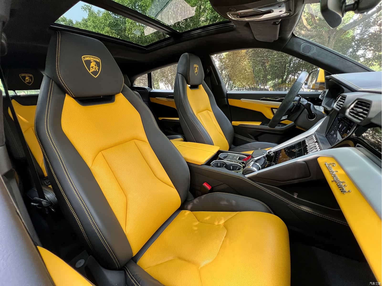 Lamborghini Urus, 2019 21