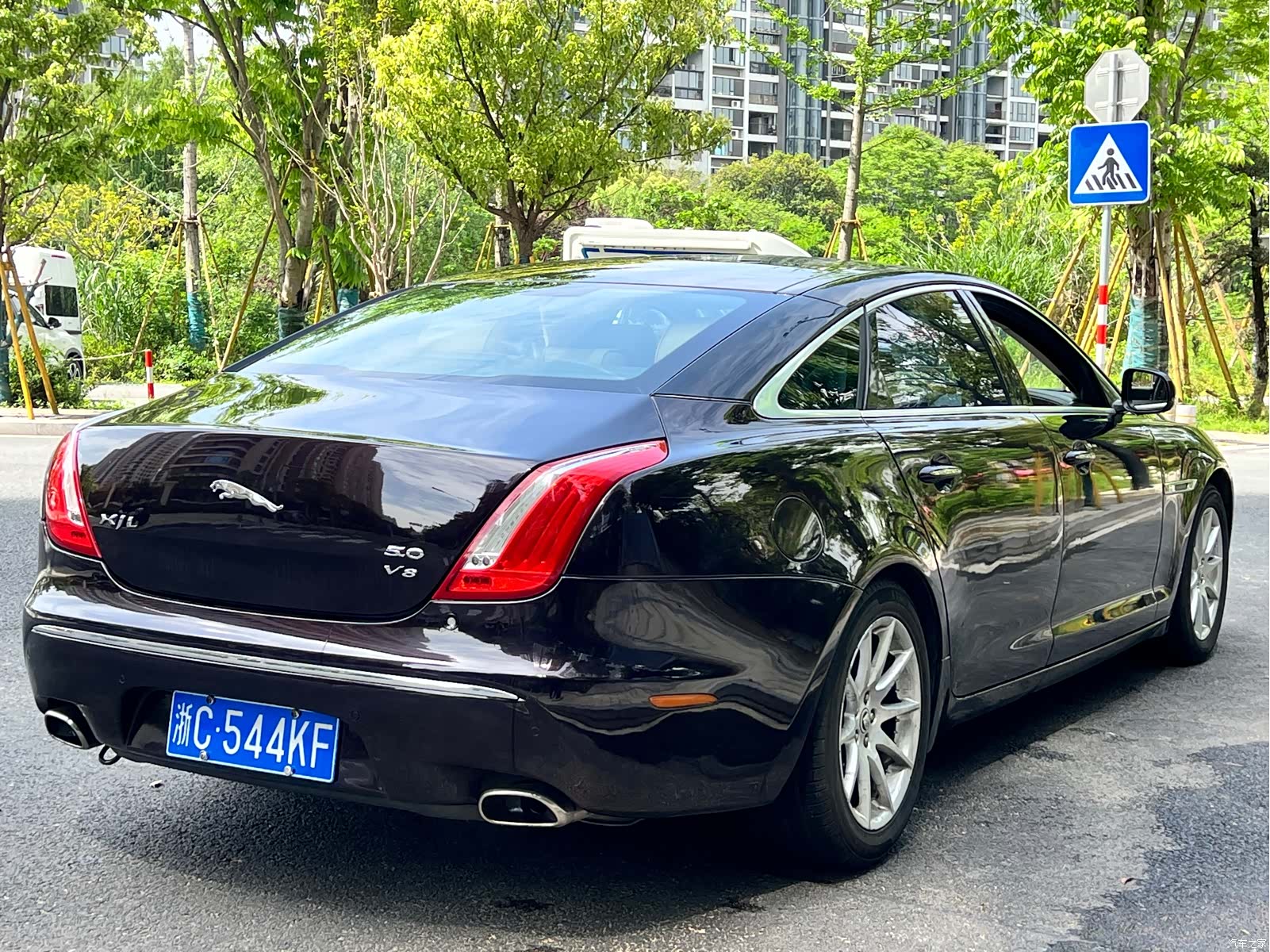 Jaguar XJ, 2011 все фото